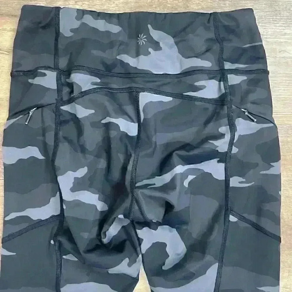 Athleta Camo Contender 7/8 Leggings Womens Sz S Pockets Black Gray Gym Hiking - Picture 7 of 12